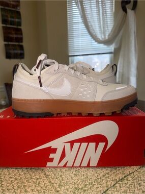 Nike C1ty Mens Sneakers size 7.5 new/box without lid!!